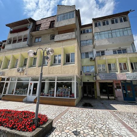 Apartament Centru Râmnicu Vâlcea Exterior foto